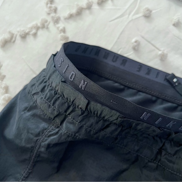 Nike Running Run Division tempo luxe 2in1 shorts in black - Picture 10 of 13